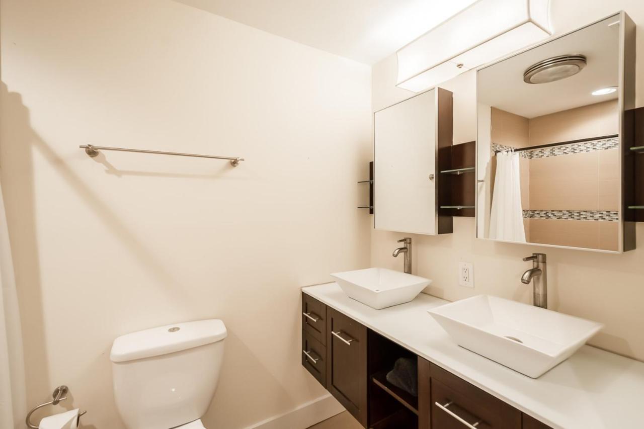 Holiday home Stylish 4 Bedroom Townhome With Jacuzzi
