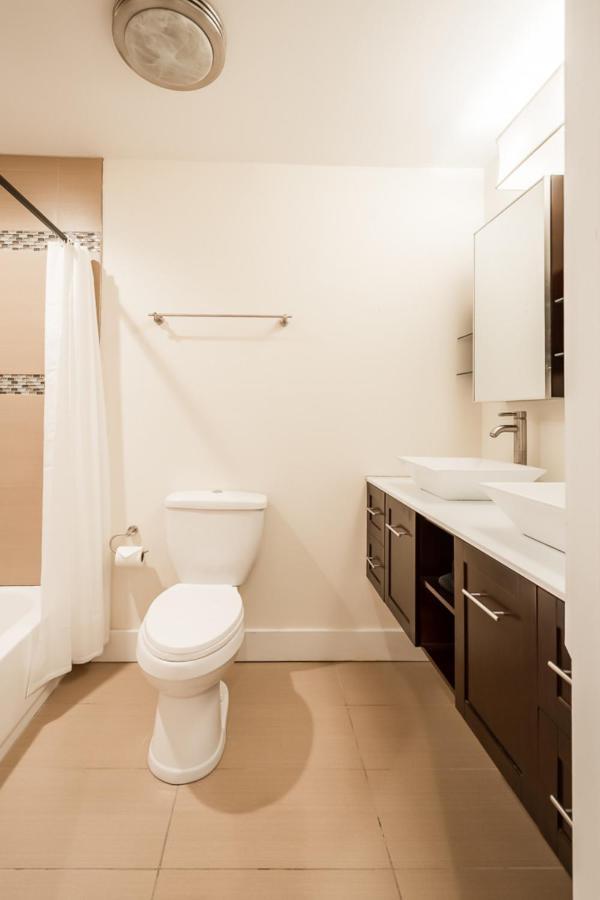 Holiday home Stylish 4 Bedroom Townhome With Jacuzzi